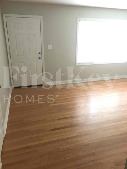 Building Photo - ON132 Cottonwood Dr