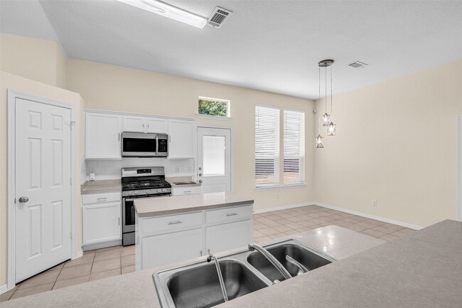Building Photo - 6003 Decker Ridge Ct