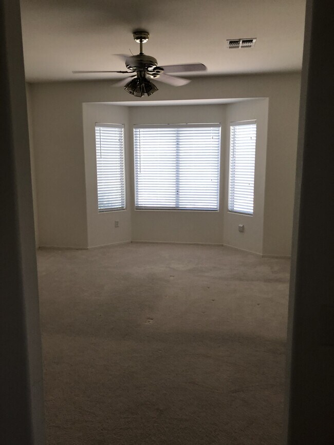 Building Photo - Stunning 3 bedroom 3 bath with Guest House in Sun City Anthem for 55+!