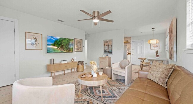 Building Photo - 209 Angelfish Ave.