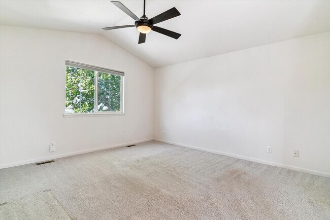 Building Photo - Spacious 3 Bed, 2.5 Bath Home In Sterling ...