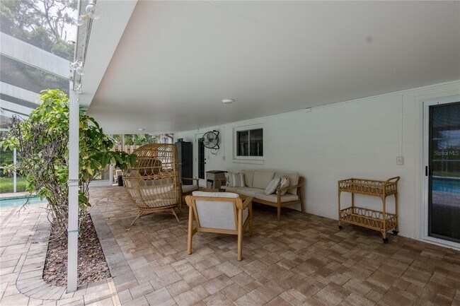 Building Photo - 615 Valle Vista Dr