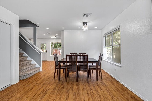 Building Photo - 12620 Dringenberg Dr