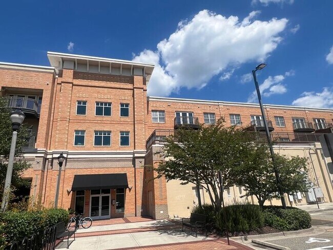 Building Photo - Mayfaire Townview 3rd floor 2BR unit with ...