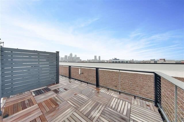 Building Photo - 366 6th St