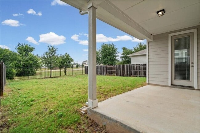 Building Photo - 136 Free Stone Dr
