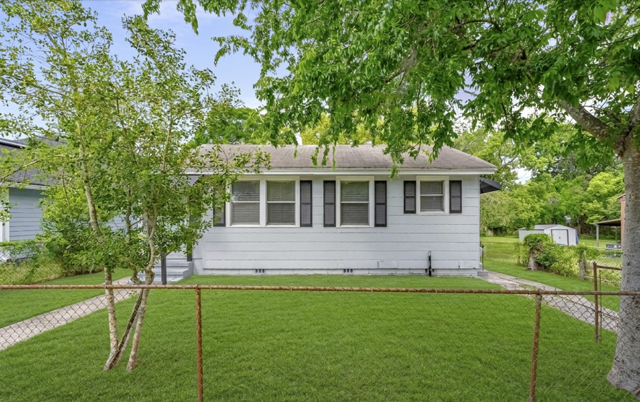 Building Photo - 6716 Perry St