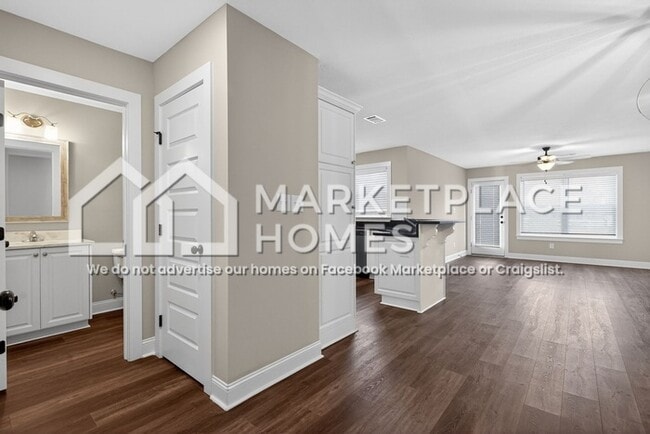 Building Photo - 2235 Perrins Ln