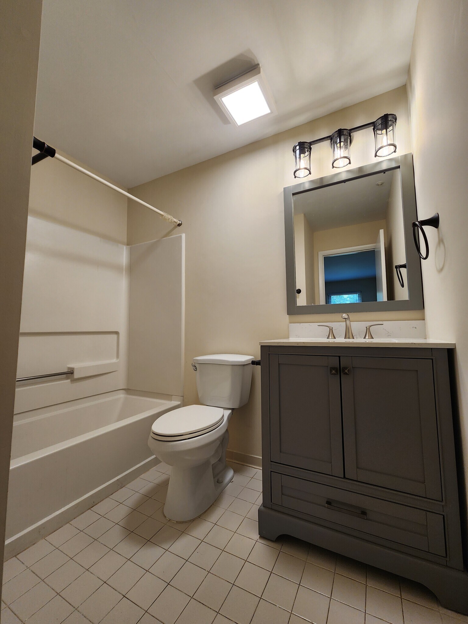 Master bath - 7908 Pearlbush Dr