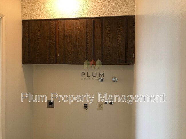 Building Photo - 1824 Phillips St