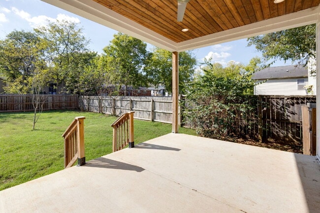 Building Photo - "Charming 4-Bedroom Nashville Oasis with Elegant Hardwood Floors & Private Guest Suite!"