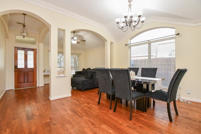 Building Photo - 9107 Fernwillow Dr