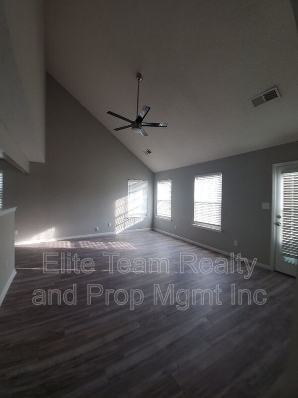 Building Photo - 10623 Campion Ct