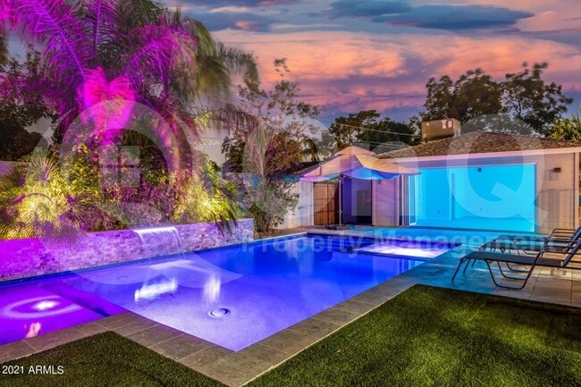 Building Photo - 3429 E Coolidge St