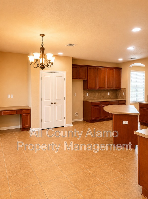 Building Photo - 5565 Saffron Way
