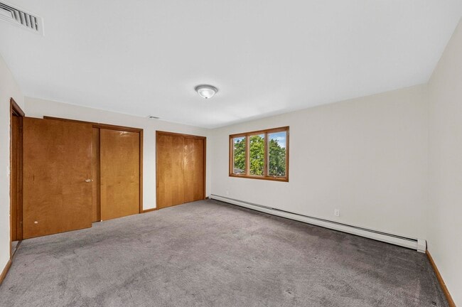 Building Photo - 612 72nd St