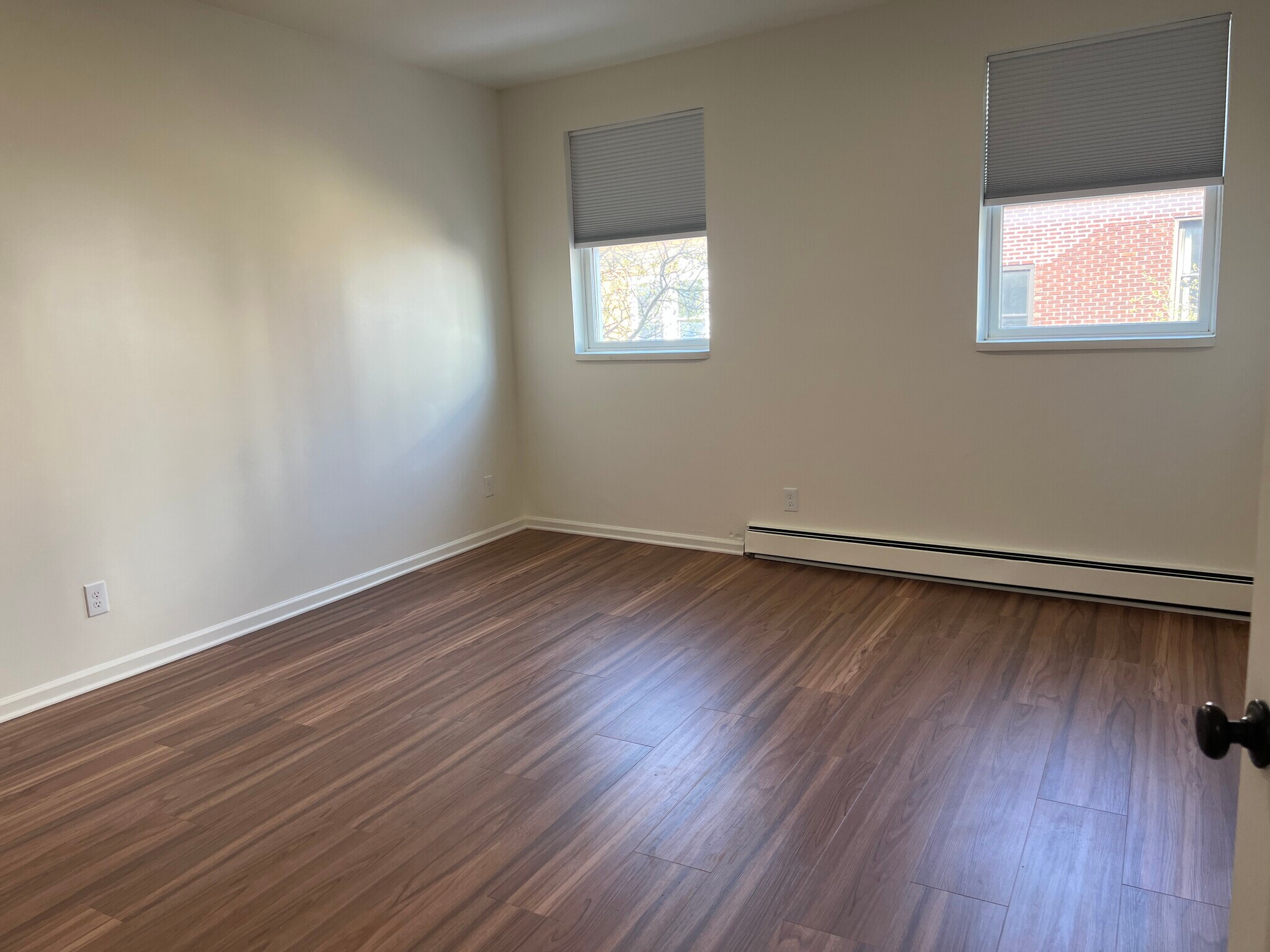 Building Photo - 405 Mill St