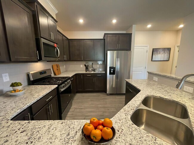 Building Photo - 2421 Hedge Maple Dr