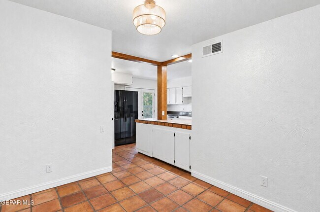 Building Photo - 201 Mulberry Ave
