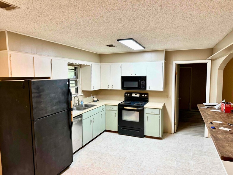 Building Photo - 508 Mustang Dr