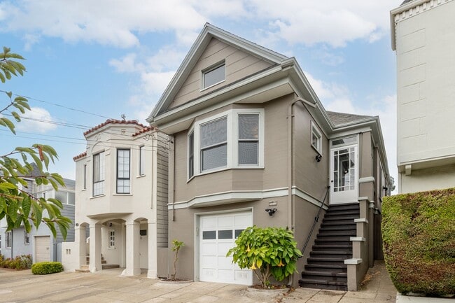 Primary Photo - Charming Sunset Home with Hardwood Floors ...