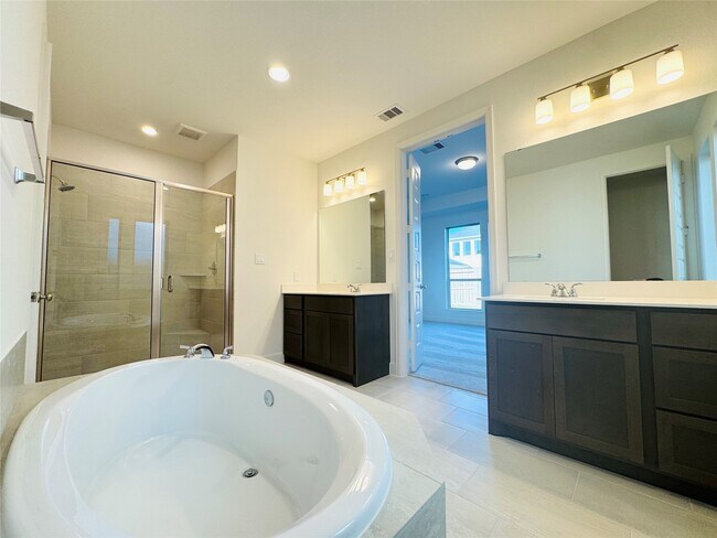 Building Photo - 4418 Noah Grv Ln