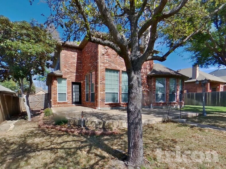 Building Photo - 114 Cole St