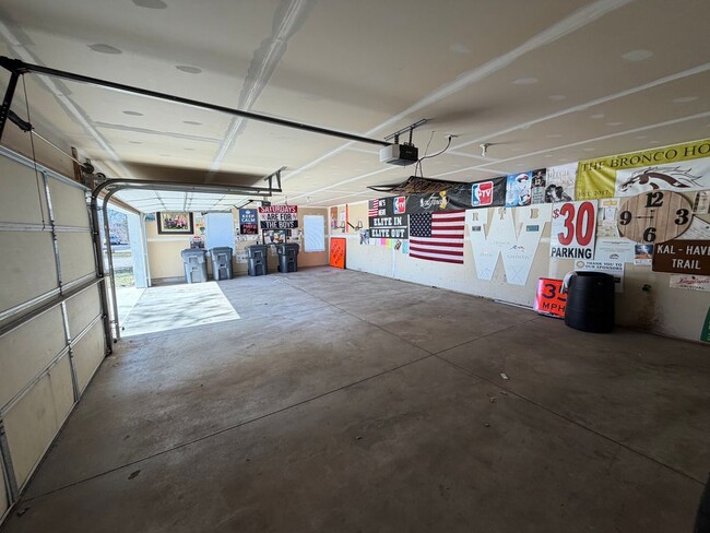 Building Photo - 1207 Euclid