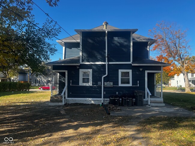 Building Photo - 2143 Bellefontaine St