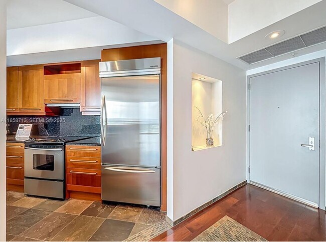 Building Photo - 333 Las Olas Way