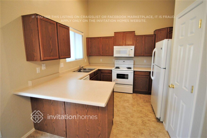 Building Photo - 5617 W Ellis Dr