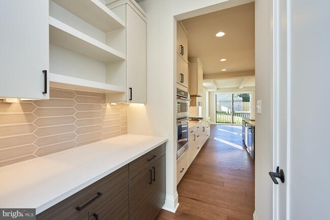 Building Photo - 6845 Churchill Rd