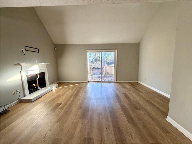 Building Photo - 1911 Shenandoah Valley Ln SE