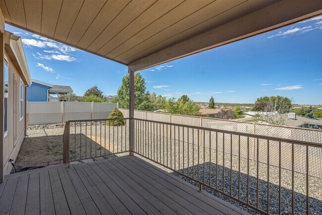 Building Photo - 3 Bedroom, 2 Bath Home with Views of Willo...