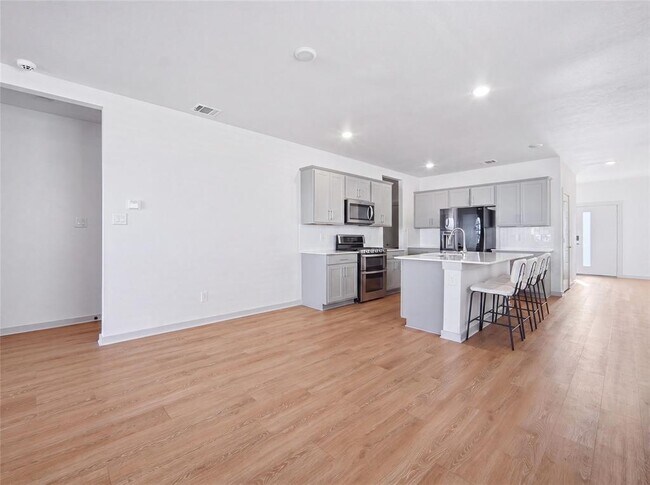 Building Photo - 515 Millbrook Blvd