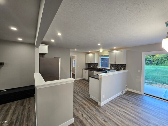 Building Photo - 2115 Dawnshire Dr