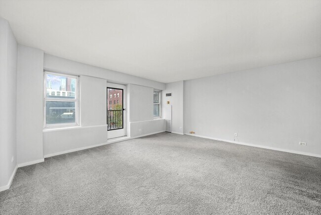 Building Photo - 40 E 9th St