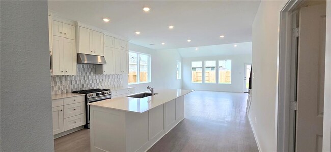 Building Photo - 6319 Seafoam Lake Dr