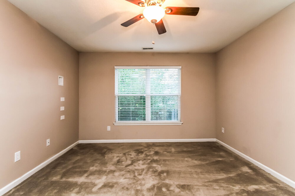 Building Photo - 19187 Fox Chase Dr