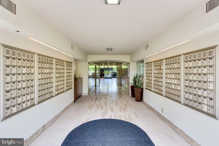 Mailbox - 301 N Beauregard St