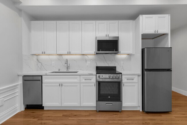 Building Photo - 1369 Hyde