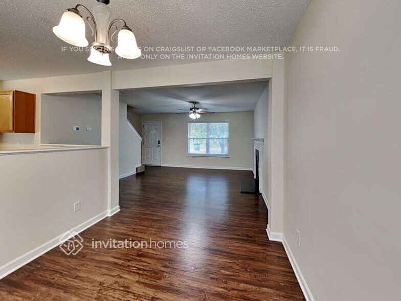 Building Photo - 3612 Deering Dr