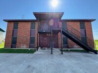 Building Photo - 1902 Windward Dr