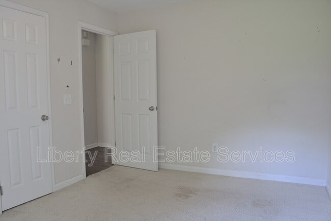 Building Photo - 709 Westridge Ct