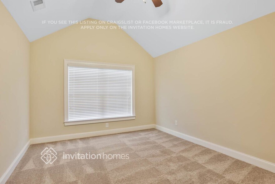 Building Photo - 598 Silver Oak Dr
