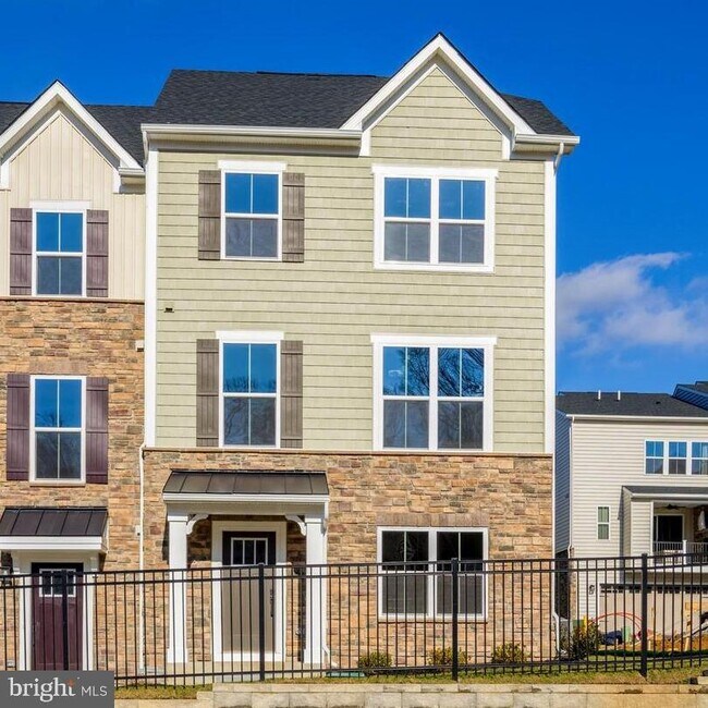 Building Photo - 223 Avalon Dr