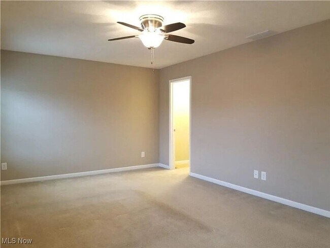 Building Photo - 5055 Lake Forest Dr