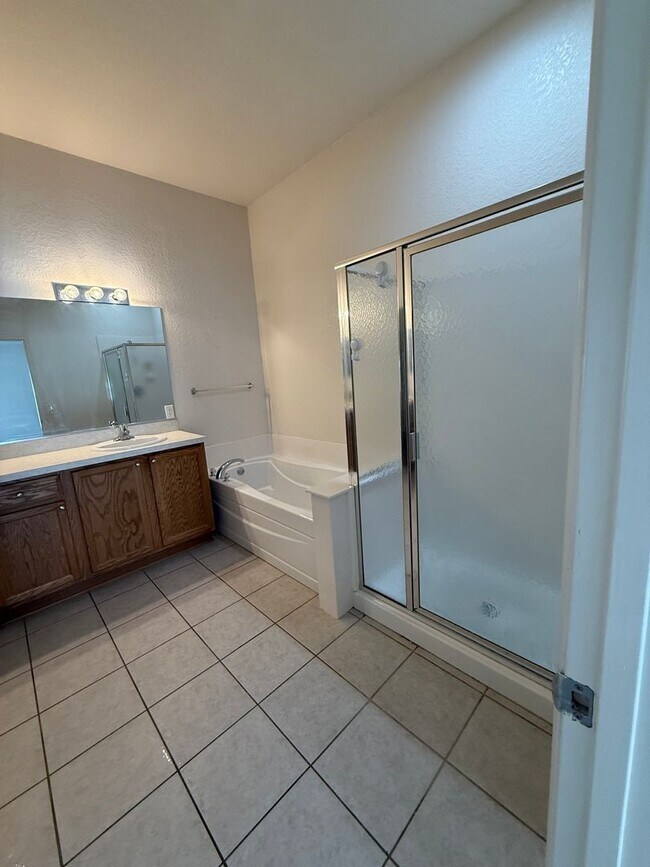 Building Photo - 4095 SW 51st Ct