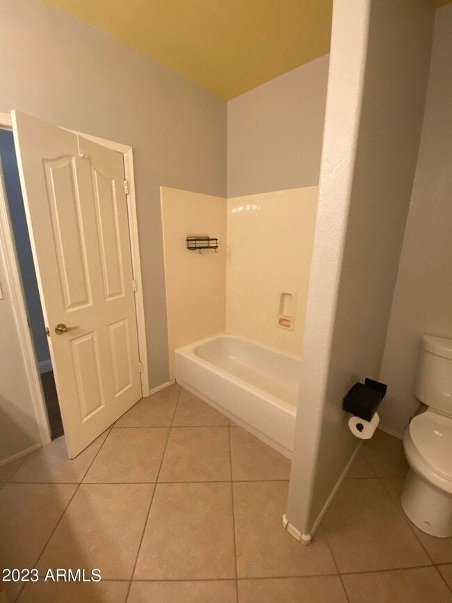 Building Photo - 2331 W Toledo Pl