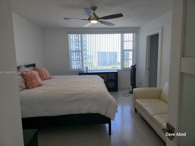 Building Photo - 3600 Galt Ocean Dr